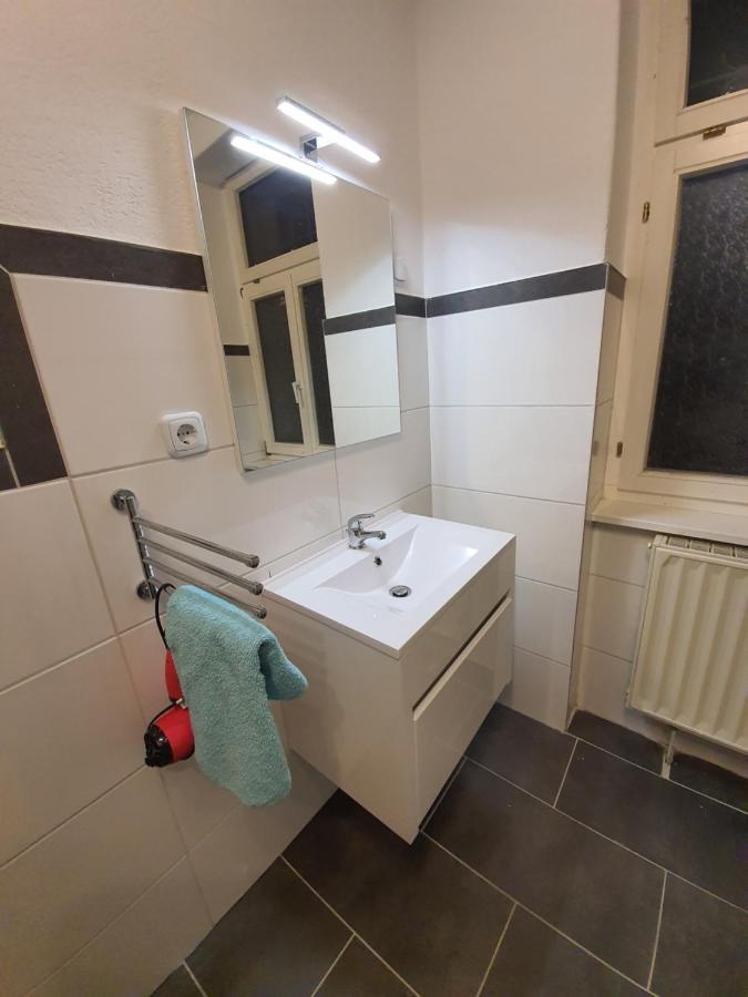 Zentrale 2 Zimmer Eg Wohnung Mit Balkon Lipcse Kültér fotó