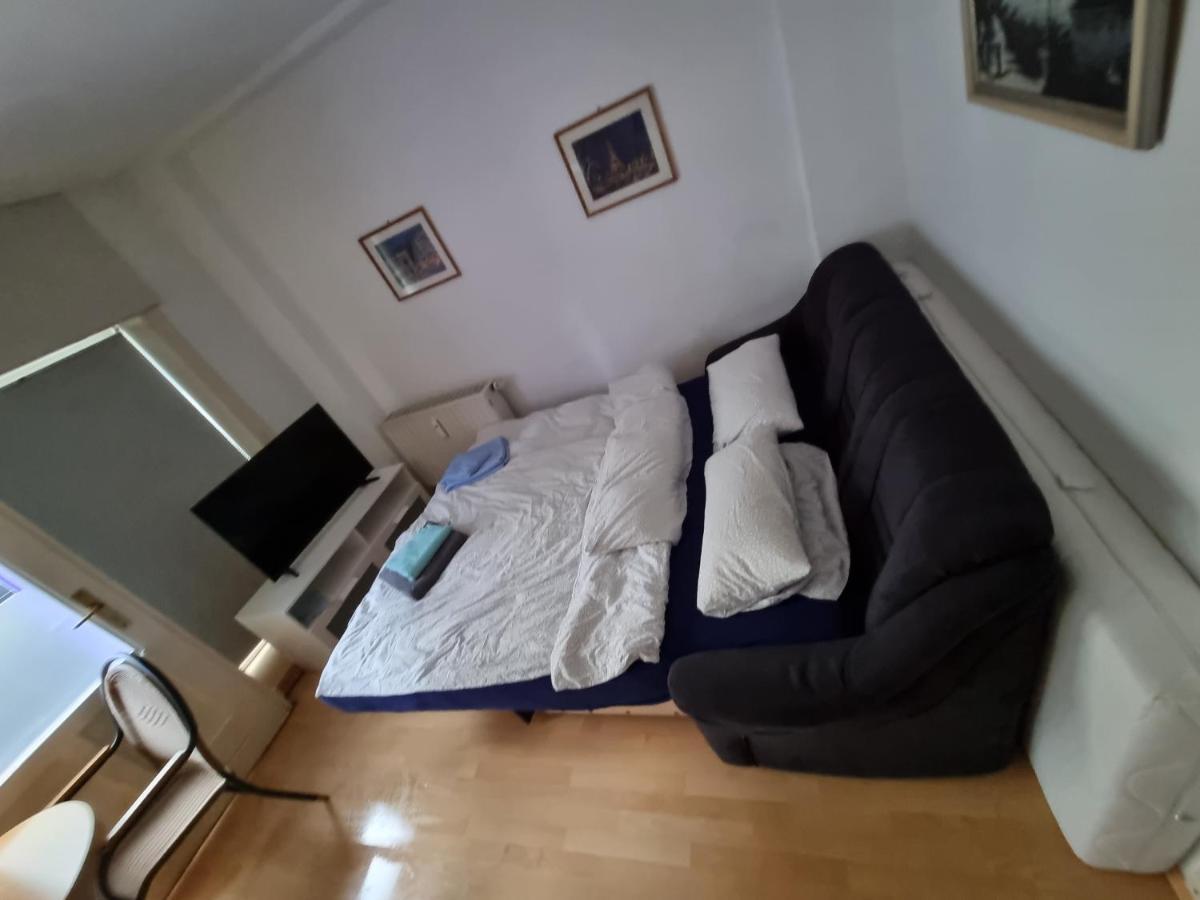 Zentrale 2 Zimmer Eg Wohnung Mit Balkon Lipcse Kültér fotó